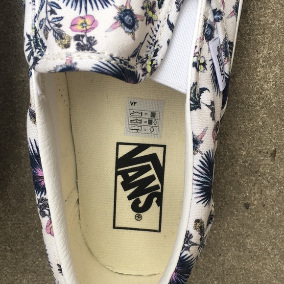 NEW VANS SNEAKERS - Picture 9 of 12